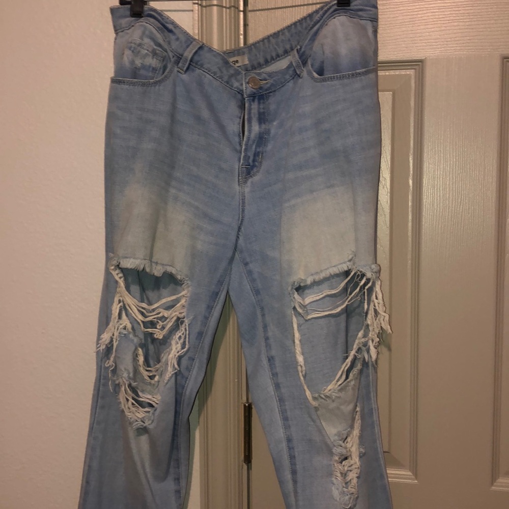 Ripped boyfriend jeans